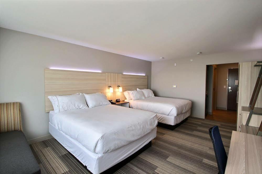 Holiday Inn Express & Suites Fond Du Lac By Ihg Eksteriør billede