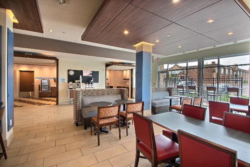 Holiday Inn Express & Suites Fond Du Lac By Ihg Eksteriør billede